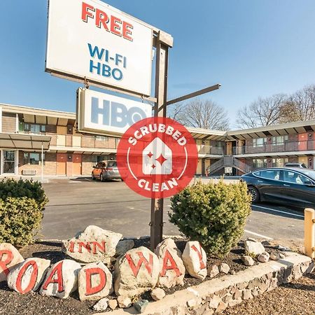 Oyo Hotel Malden Ma Broadway Eksteriør bilde
