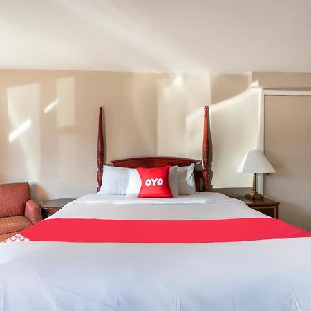 Oyo Hotel Malden Ma Broadway Eksteriør bilde