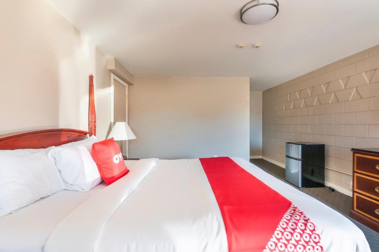 Oyo Hotel Malden Ma Broadway Eksteriør bilde