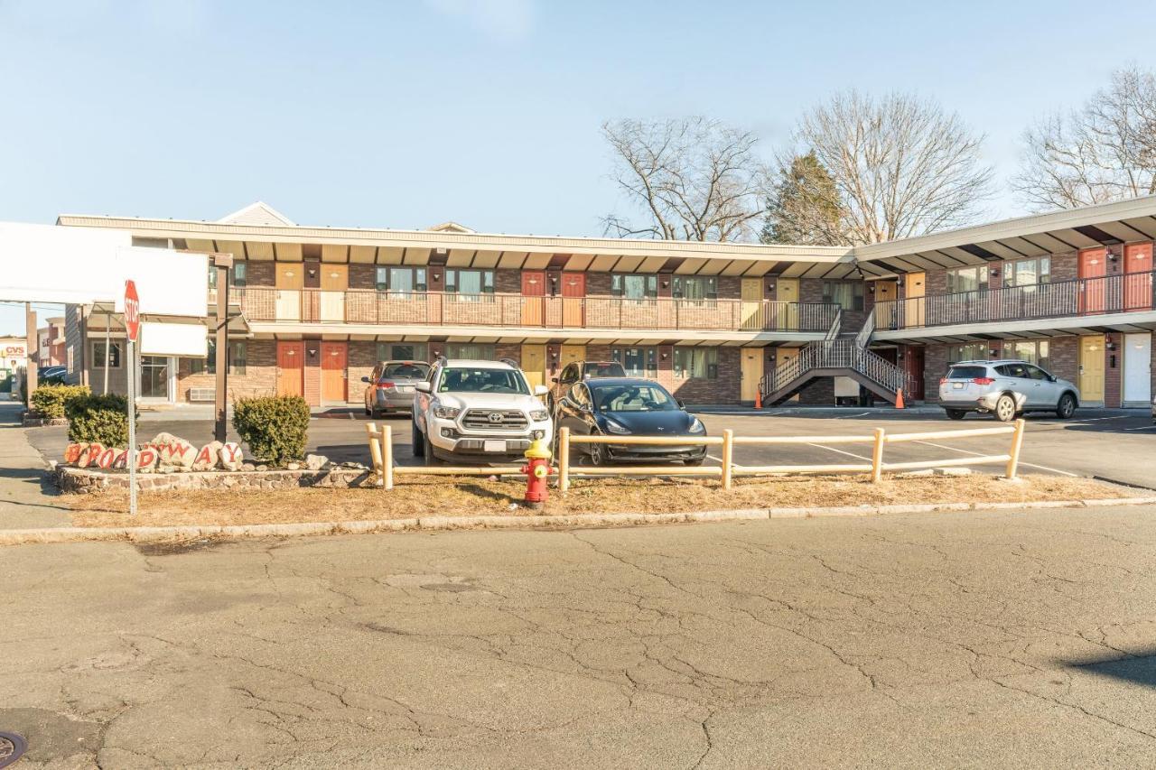 Oyo Hotel Malden Ma Broadway Eksteriør bilde
