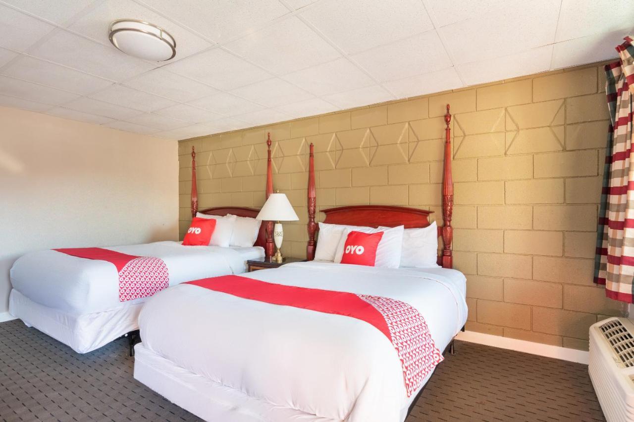 Oyo Hotel Malden Ma Broadway Eksteriør bilde