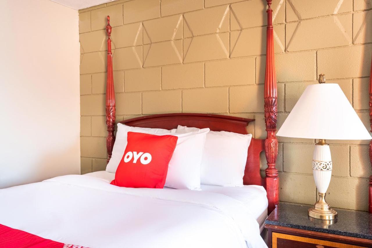 Oyo Hotel Malden Ma Broadway Eksteriør bilde