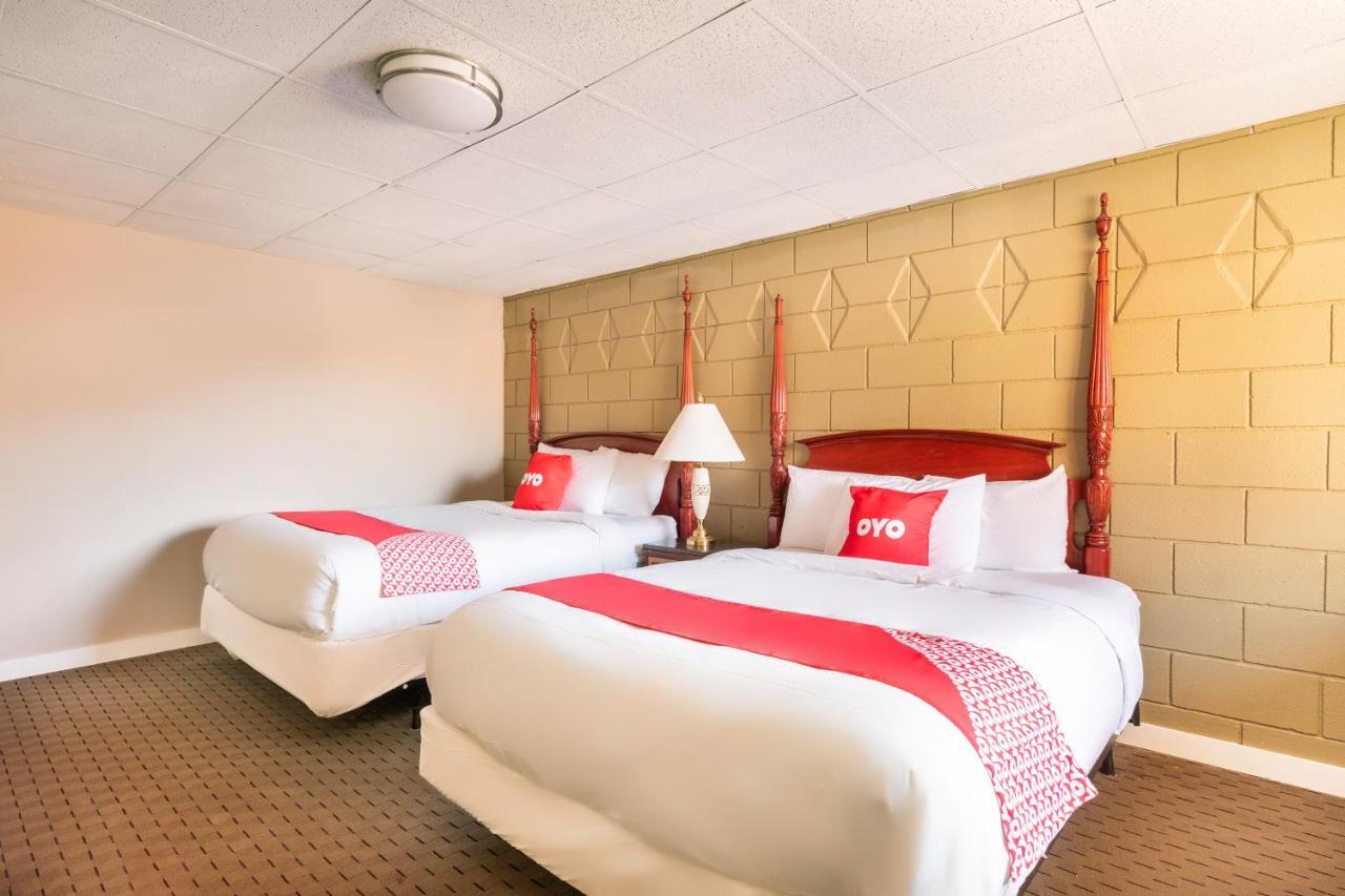 Oyo Hotel Malden Ma Broadway Eksteriør bilde